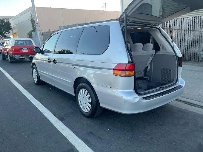 Silver minivan detailed by A&D Auto Detailing in South San Francisco